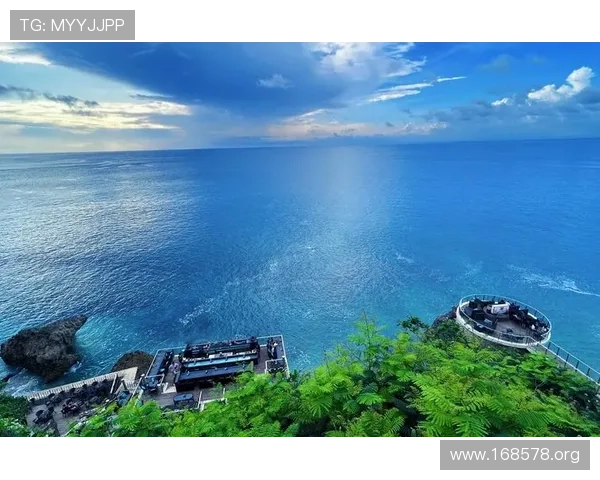 探索巴厘岛丰富多彩的娱乐活动与旅游体验